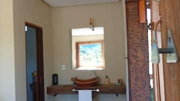 Classic Chalet, Lanai, Mountain View | Bathroom | Shower, towels, soap, shampoo