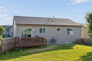 Exterior - 3-bedroom house in Wood Valley Omaha, 30 Min from Downtown Omaha and Zoo (Omaha)