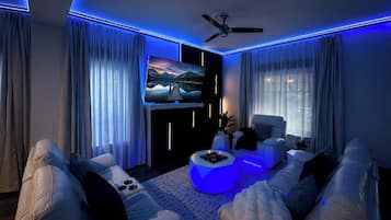 Smart TV, fireplace, computer monitors