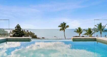 Waters Edge On Wattle | Absolute Beachfront Luxury