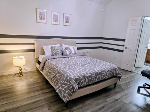 3-bedroom house in delightful Richmond with cool AC- Near Katy & Sugar Land