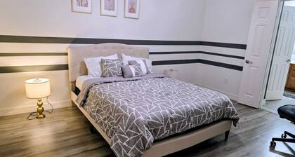 3-bedroom house in delightful Richmond with cool AC- Near Katy & Sugar Land