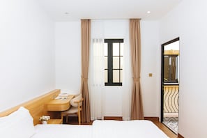 Apartemen Deluks, balkon, pemandangan kota