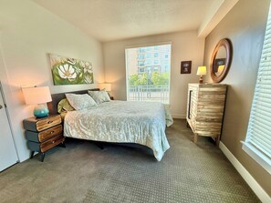 Luxury-Apartment, 2 Schlafzimmer, Bergblick | Bügeleisen/Bügelbrett, kostenloses WLAN