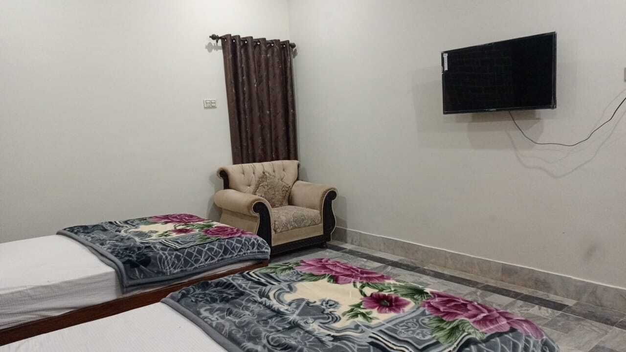 5 bedrooms, iron/ironing board, free WiFi, bed sheets