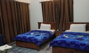 5 Schlafzimmer, Bügeleisen/Bügelbrett, kostenloses WLAN, Bettwäsche