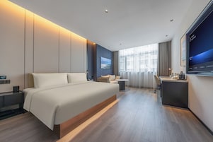 Basic Single Room, Hill View | Desk, laptop workspace, WiFi (free)