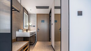 Basic-Einzelzimmer, Hügelblick | Badezimmer | Dusche, kostenlose Toilettenartikel, Haartrockner, Handtücher