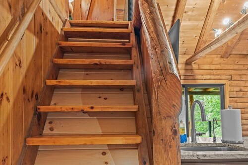Cozy Log Cabin Near Stowe with Fire Pit & Deck