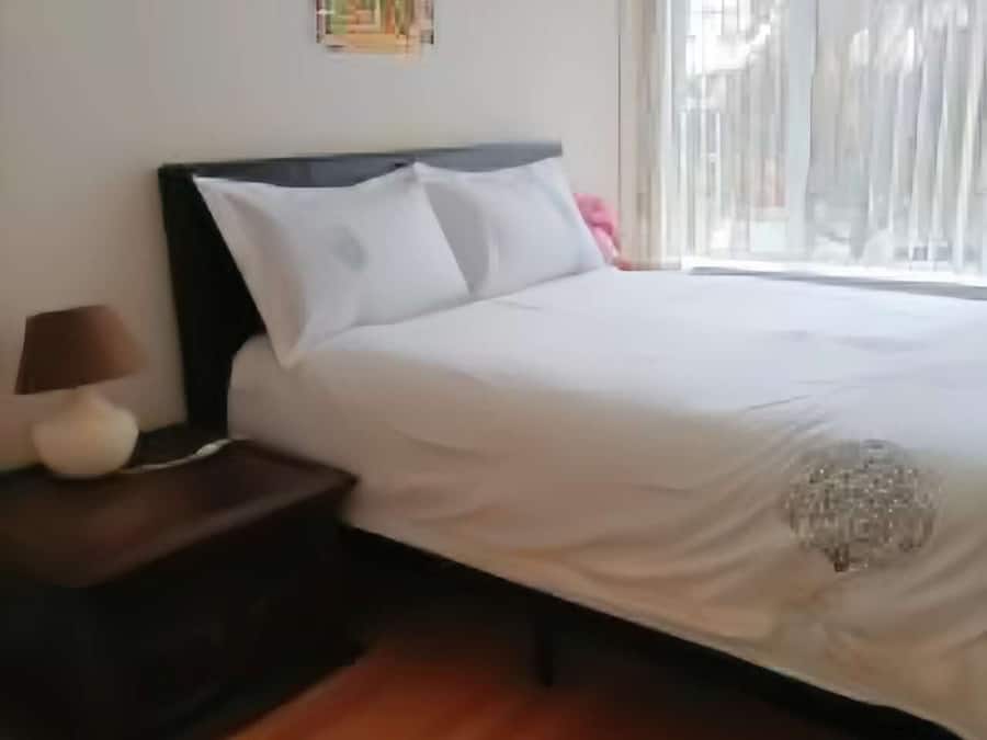 Comfort-Doppelzimmer, Hügelblick | Schreibtisch, laptopgeeigneter Arbeitsplatz, Verdunkelungsvorhänge