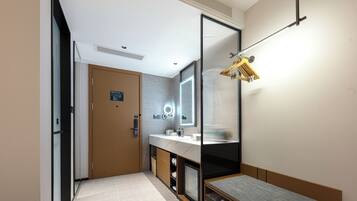 Basic Double Room | Bathroom | Shower, hair dryer, slippers, towels