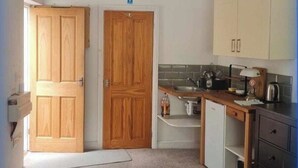 Private kitchen - 1 Bed - Sleeps 2 plus child - Garden - Pets (Bristol)