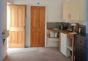 Private kitchen - 1 Bed - Sleeps 2 plus child - Garden - Pets (Bristol)