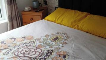2 bedrooms, bed sheets