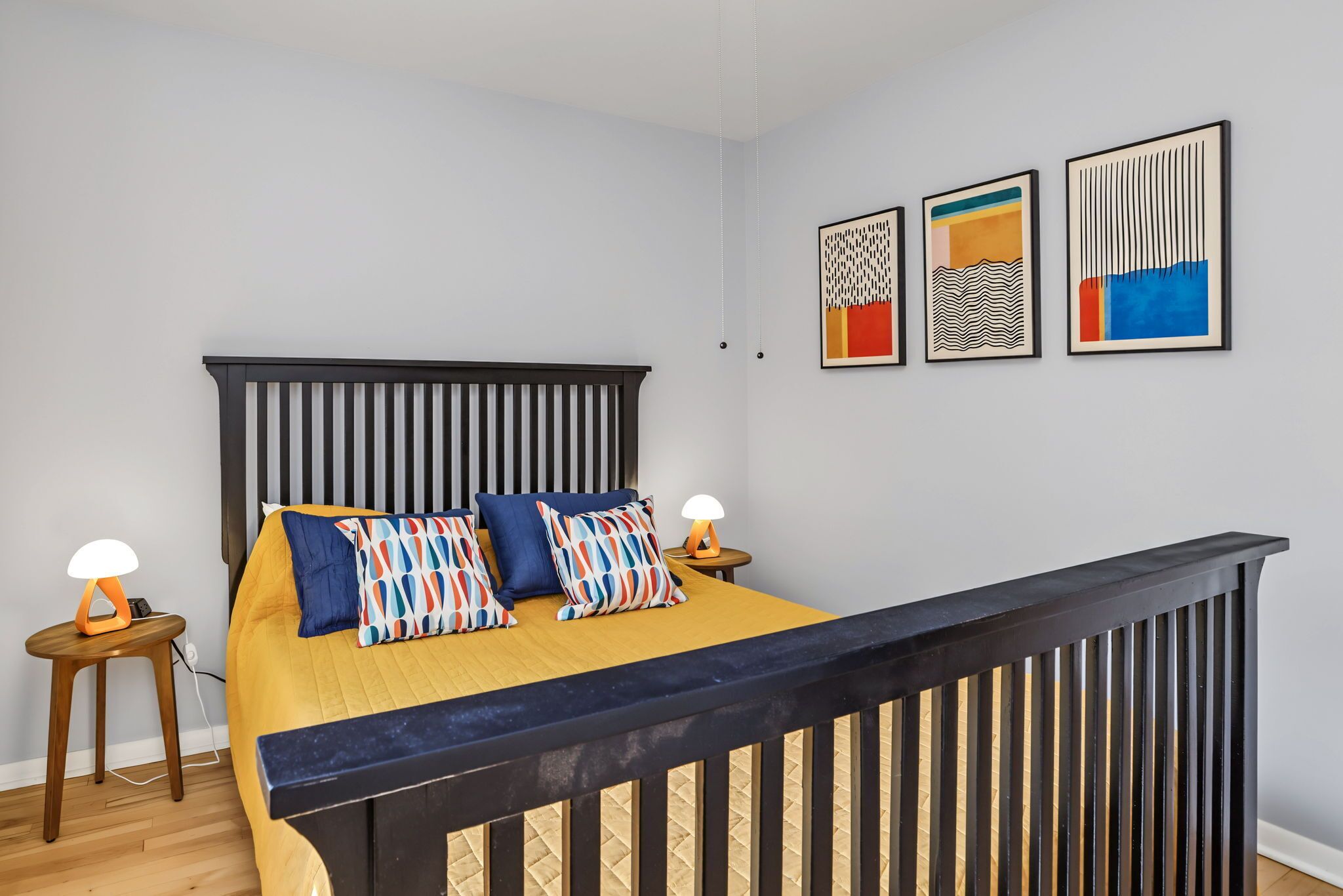 4 habitaciones, tabla de planchar con plancha, wifi y ropa de cama 