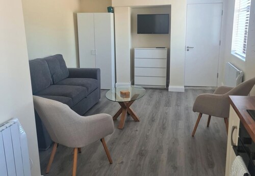 Rural County Sligo Studio, Sleeps 2 with Parking