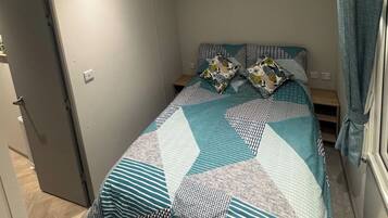 2 bedrooms, WiFi, bed sheets