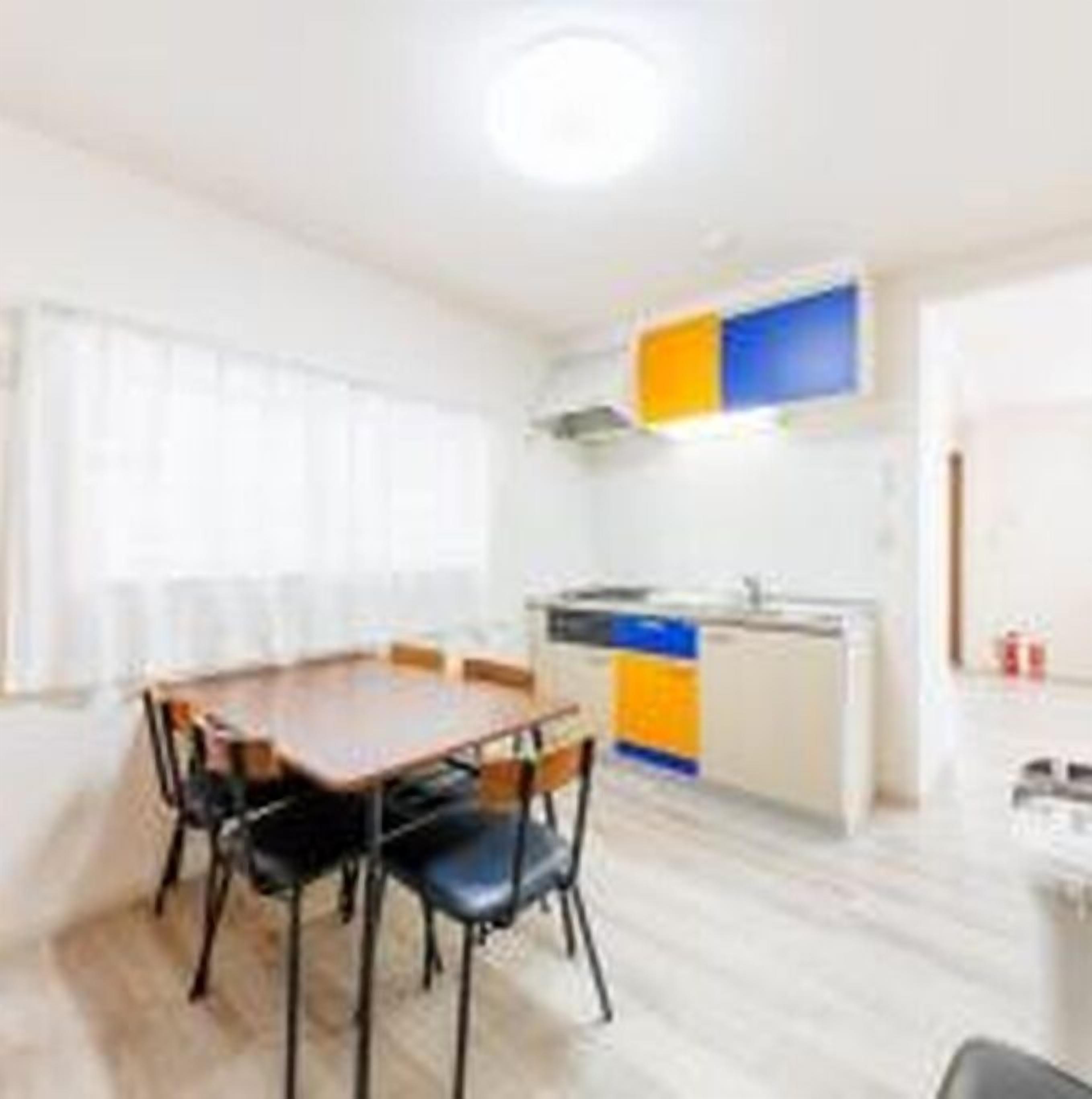 Basic Apartment | Dining