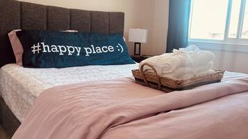 2 bedrooms, WiFi (free), bed sheets