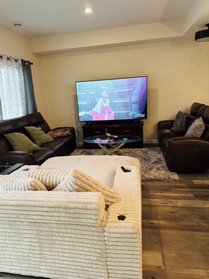 Interior - Private Room + Private Lounge Near Jasper (Hinton)