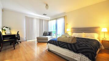 Iron/ironing board, WiFi, bed sheets