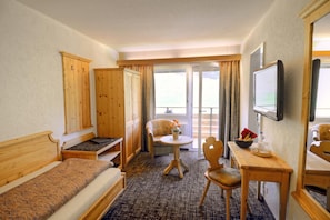 View from property - Hotel Restaurant Alpina (Grindelwald)