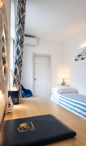 Unclassified image, 4 of 19, button - Hotel Guarracino (Capri)