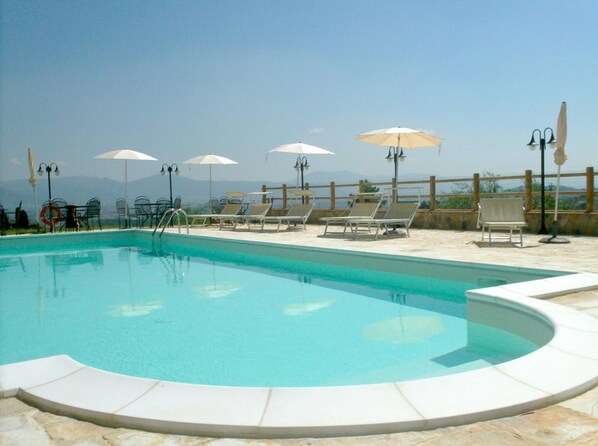 View from property - Poggio Desto Bed & Breakfast (Quarrata)