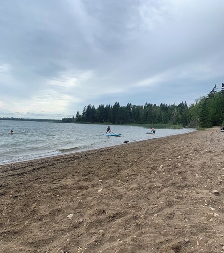 Veregin Getaway- Snowmobile trails, Fishing, Hunting, Golf, Lakes, Relaxing
