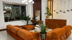 Interior -      Casa Vacacional para 10 
Alberca Privada  Cerca de la Playa (South Padre Island)