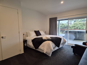 House, 3 Bedrooms, Balcony | 3 bedrooms - The Black Barn Valley Retreat (Helensville)