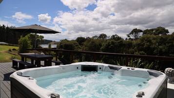 House, 3 Bedrooms, Balcony | Outdoor dining