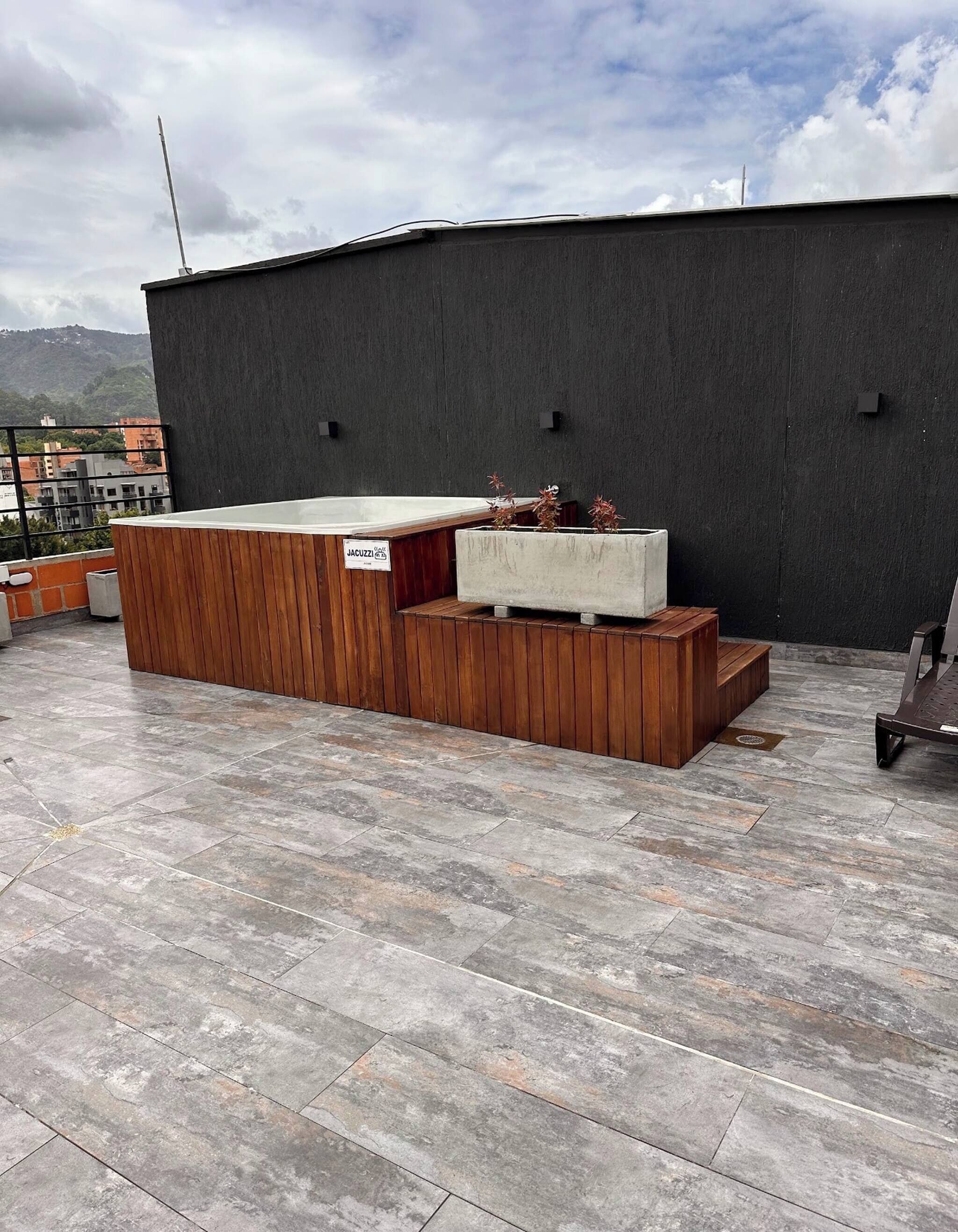 Apartment, 1 Bedroom, Patio | Outdoor spa tub