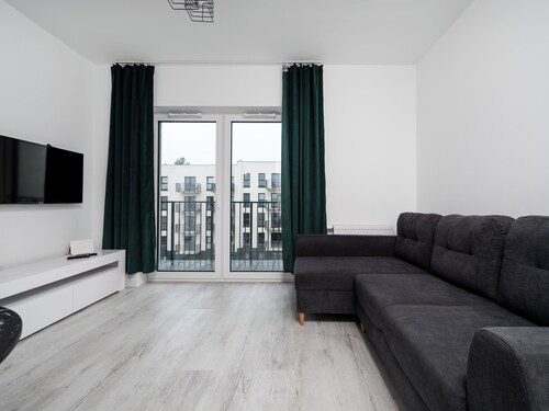 1 Maja Prestige Studio