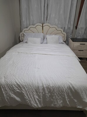 5 Schlafzimmer, Bügeleisen/Bügelbrett, kostenloses WLAN