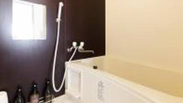 Classic Apartment | Bathroom