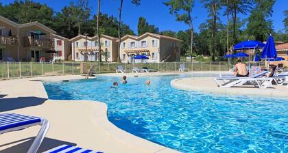Piscines & tennis sur place | À proximité du golf