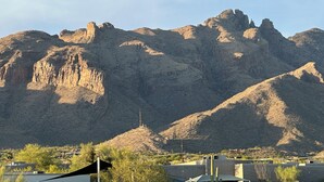 A mountainous landscape with a clear sky. - Foothills gem! (Tucson)