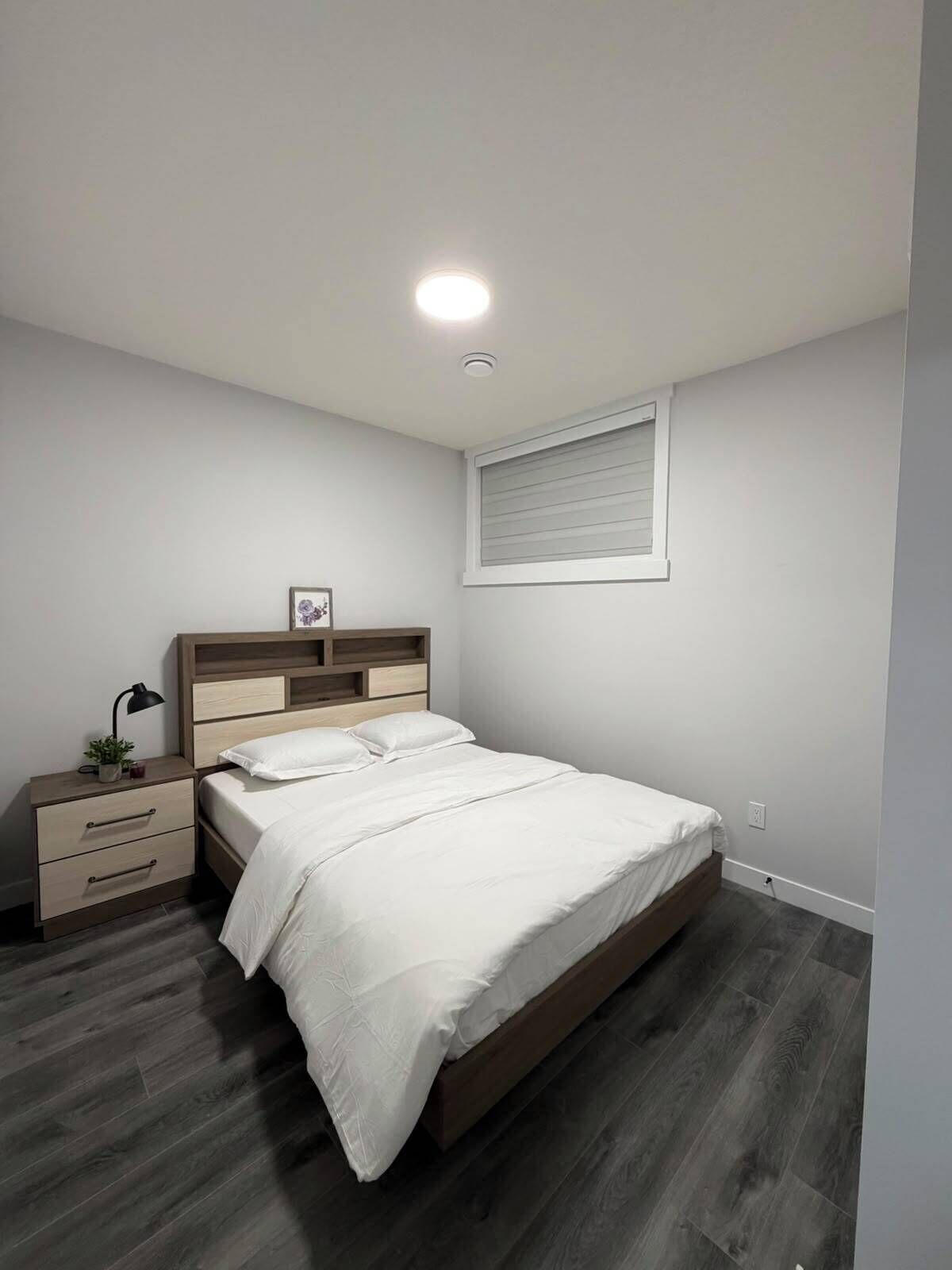 WiFi (free), bed sheets