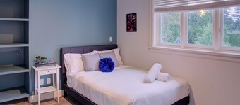 Luxury Mansion Pickleball court, Sleeps 26 Pool/Spa/Playground/Theatre/Game Room