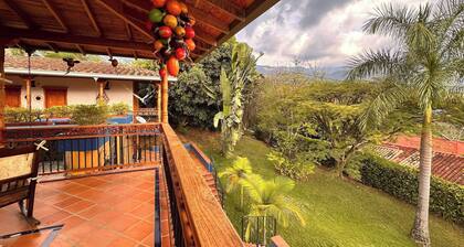 Paraíso Las Palmeras With Pool in San Jerónimo