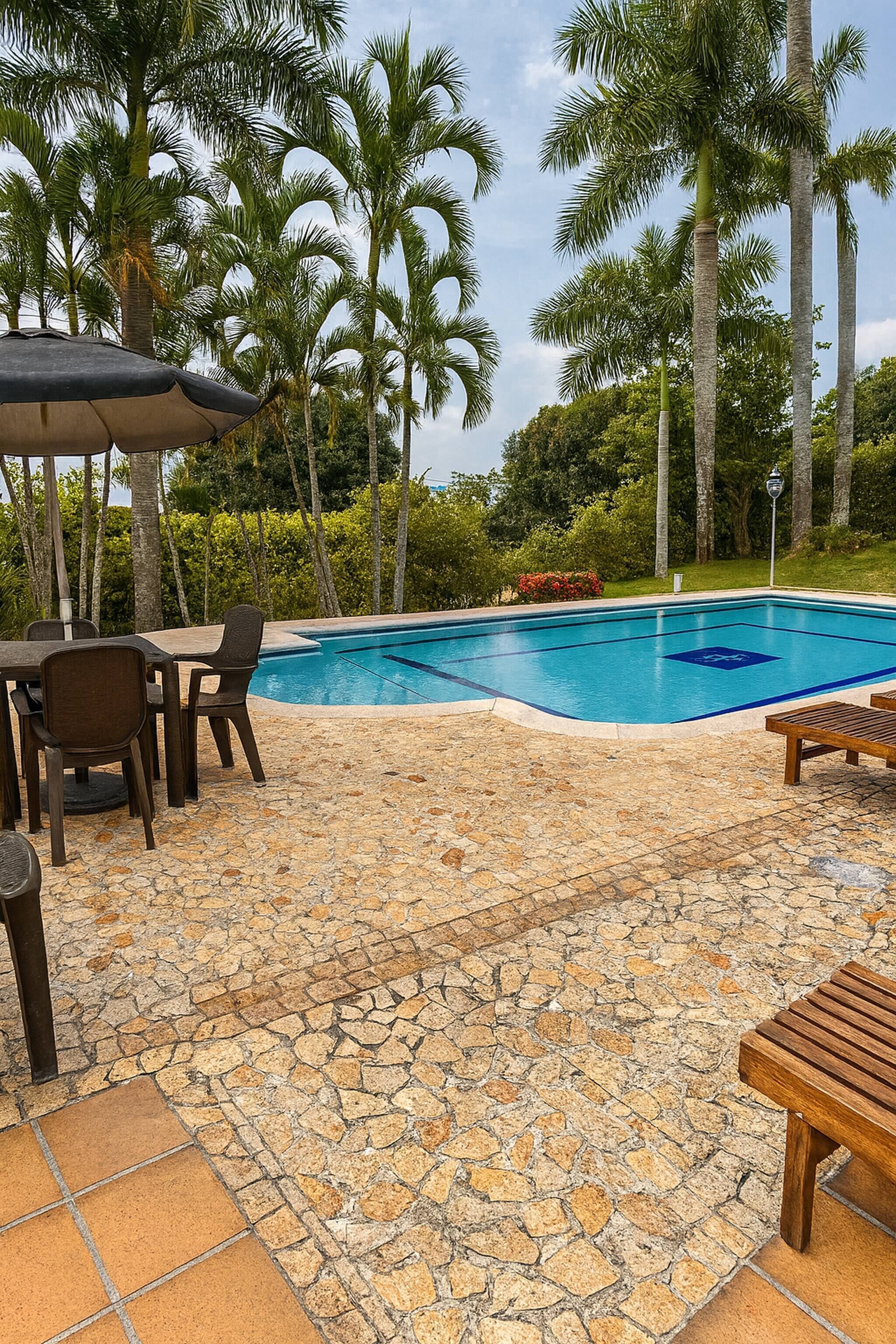 Cabaña, 6 habitaciones, fumadores, piscina privada | Piscina | Una piscina al aire libre