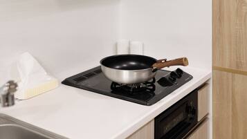 Basic Apartment | Private kitchen