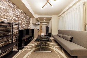 Living area - Mondomio 208 (Sapporo)