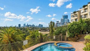 Pool - Neutral Bay Escape with Pool, Parking and Views (Neutral Bay)