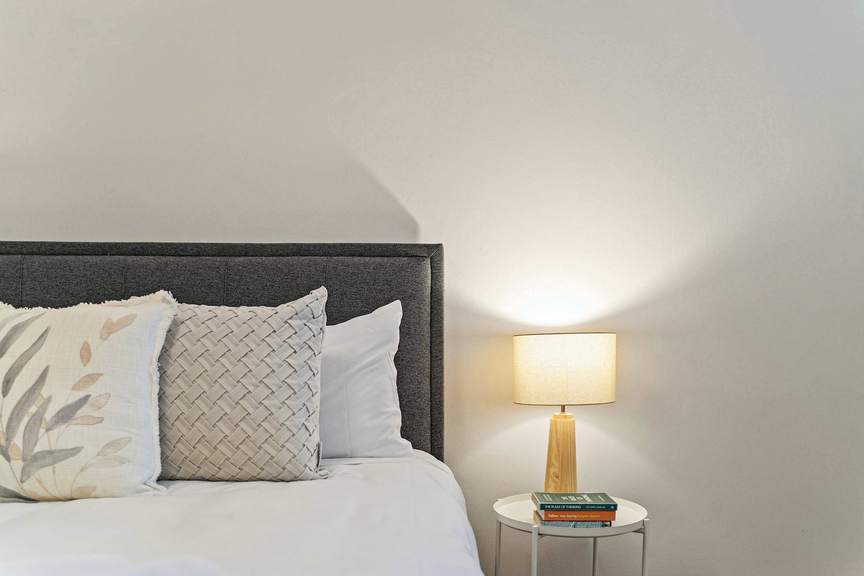 2 bedrooms, desk, iron/ironing board, WiFi