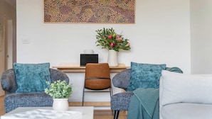 Interior - Neutral Bay Escape with Pool, Parking and Views (Neutral Bay)