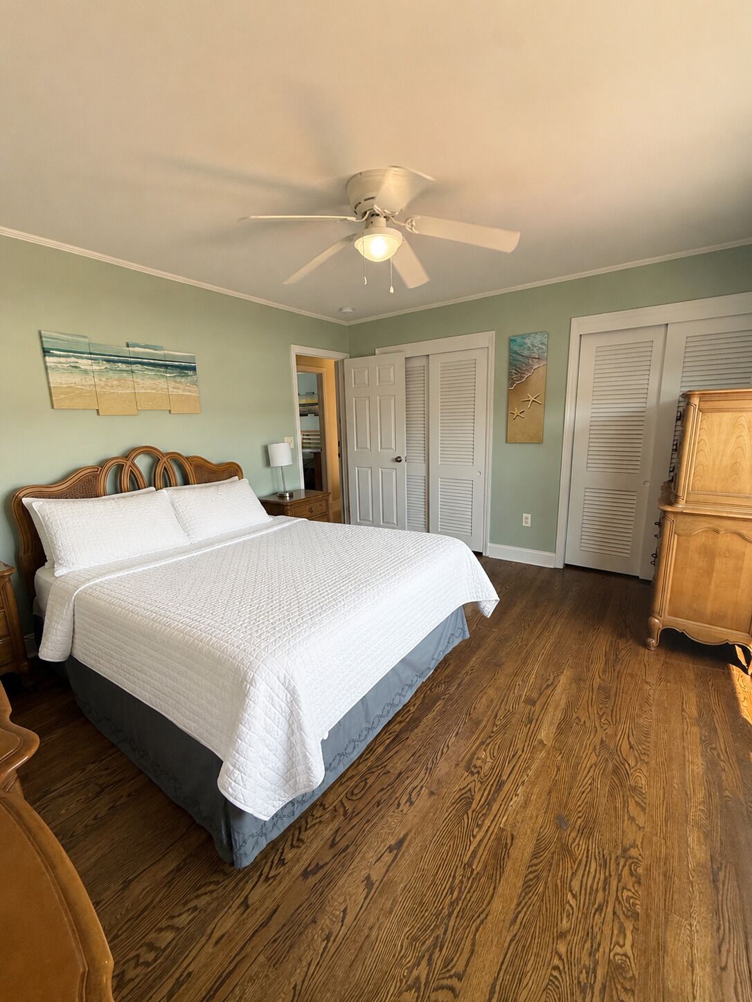 Iron/ironing board, free WiFi, bed sheets