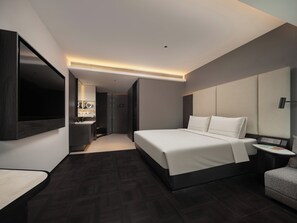 Basic Single Room | Desk, laptop workspace, iron/ironing board (on request), WiFi (free)