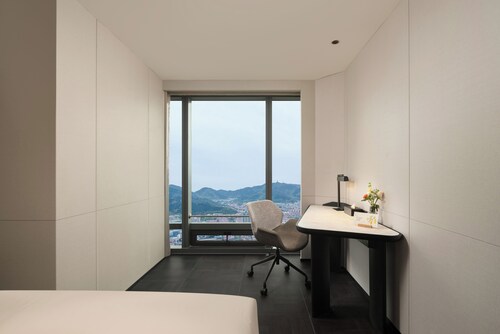 Yantai First Beach Seaview Yaduo Hotel